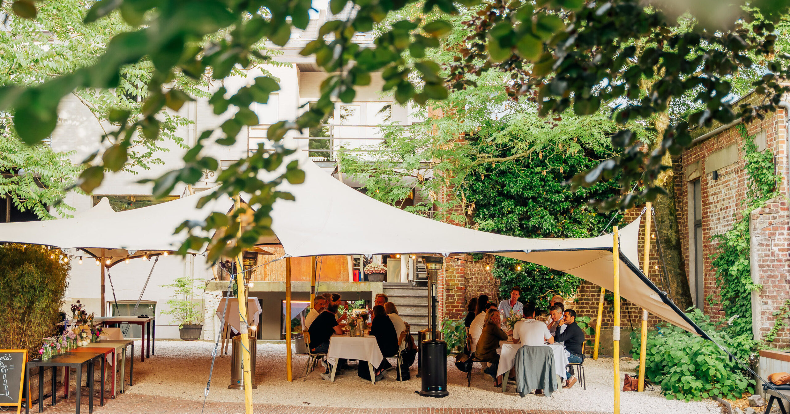 Afbeelding Op het overdekt terras