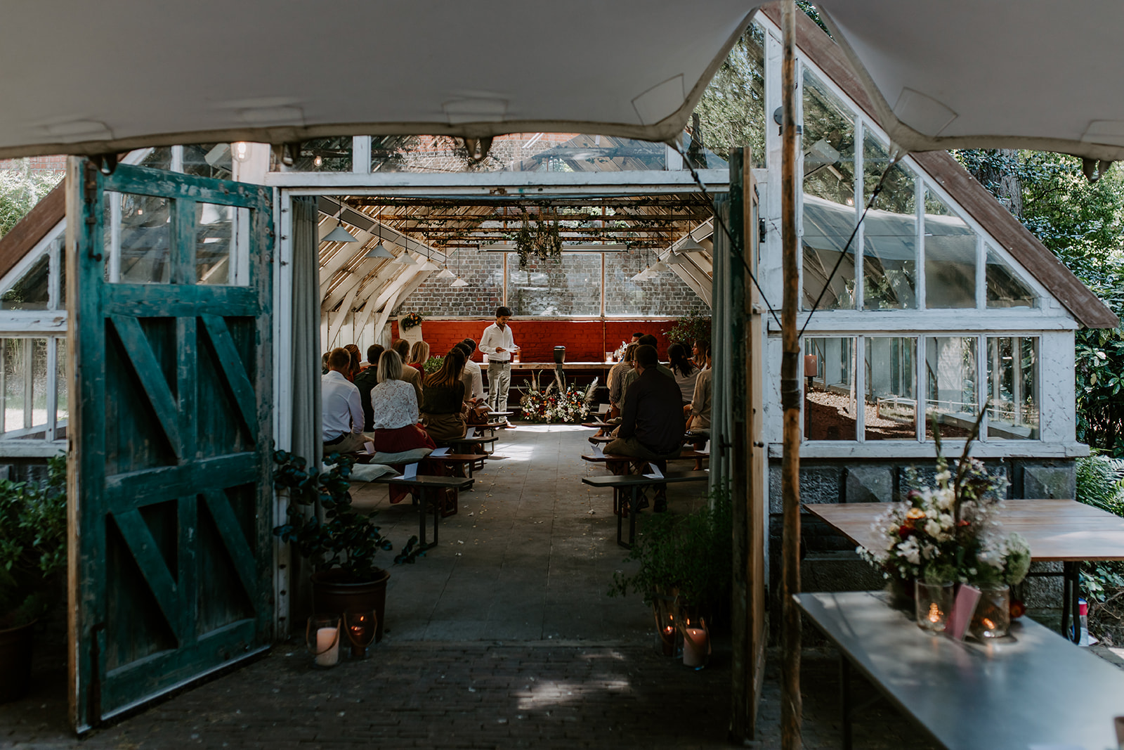 Familie neemt afscheid