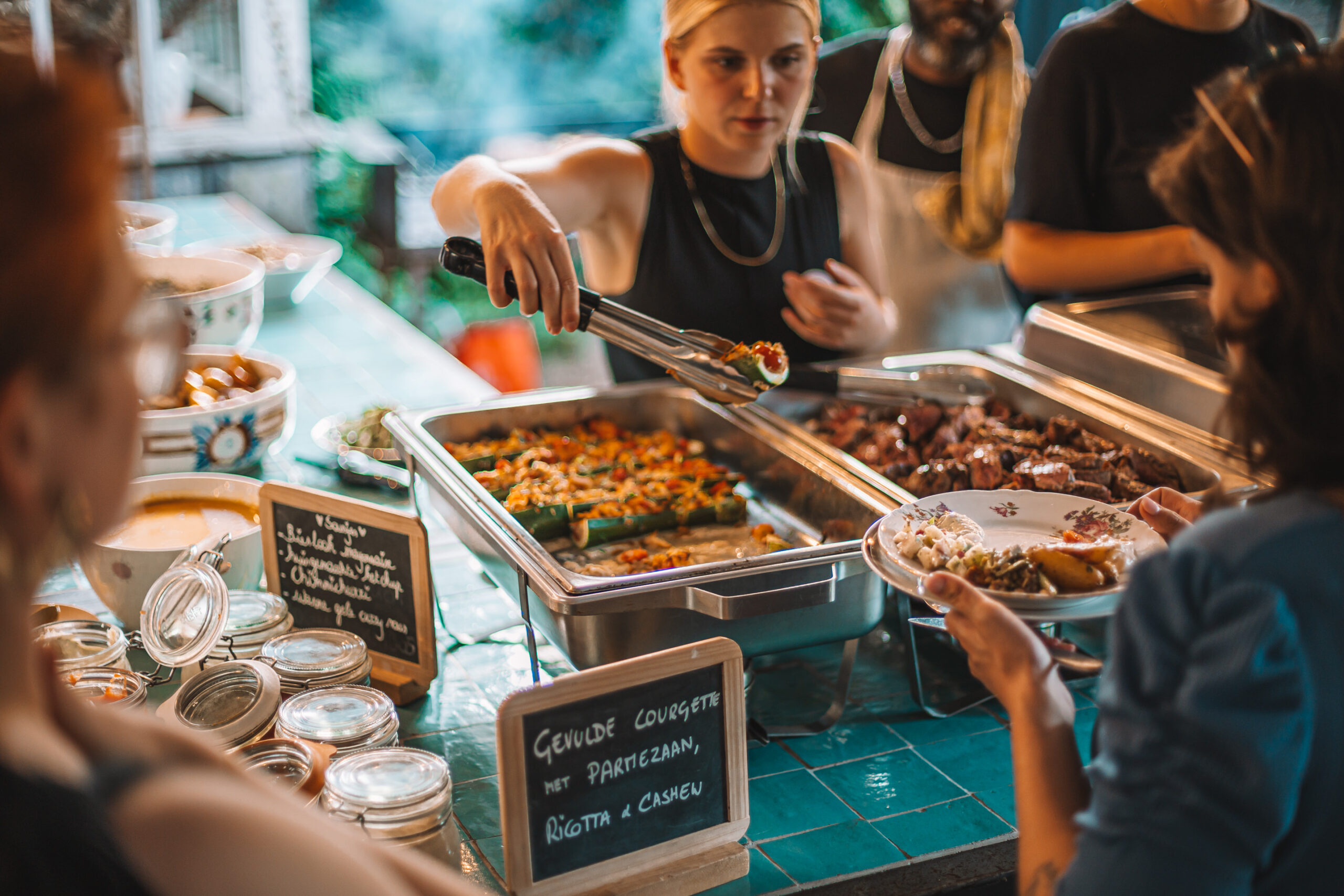 Zomerse BBQ in de tuin van Alix in Gent