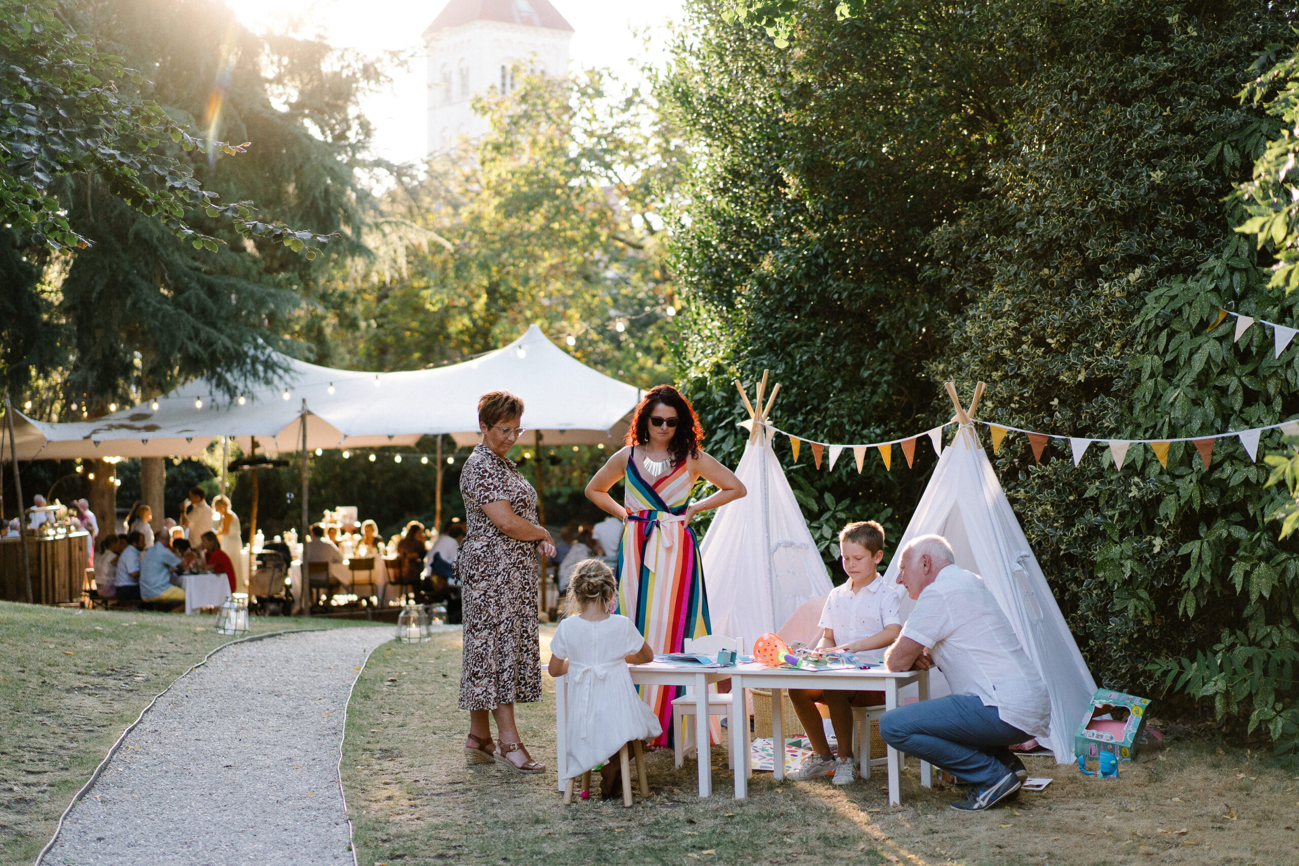 kinderen spelen in de tuin van Alix in Gent